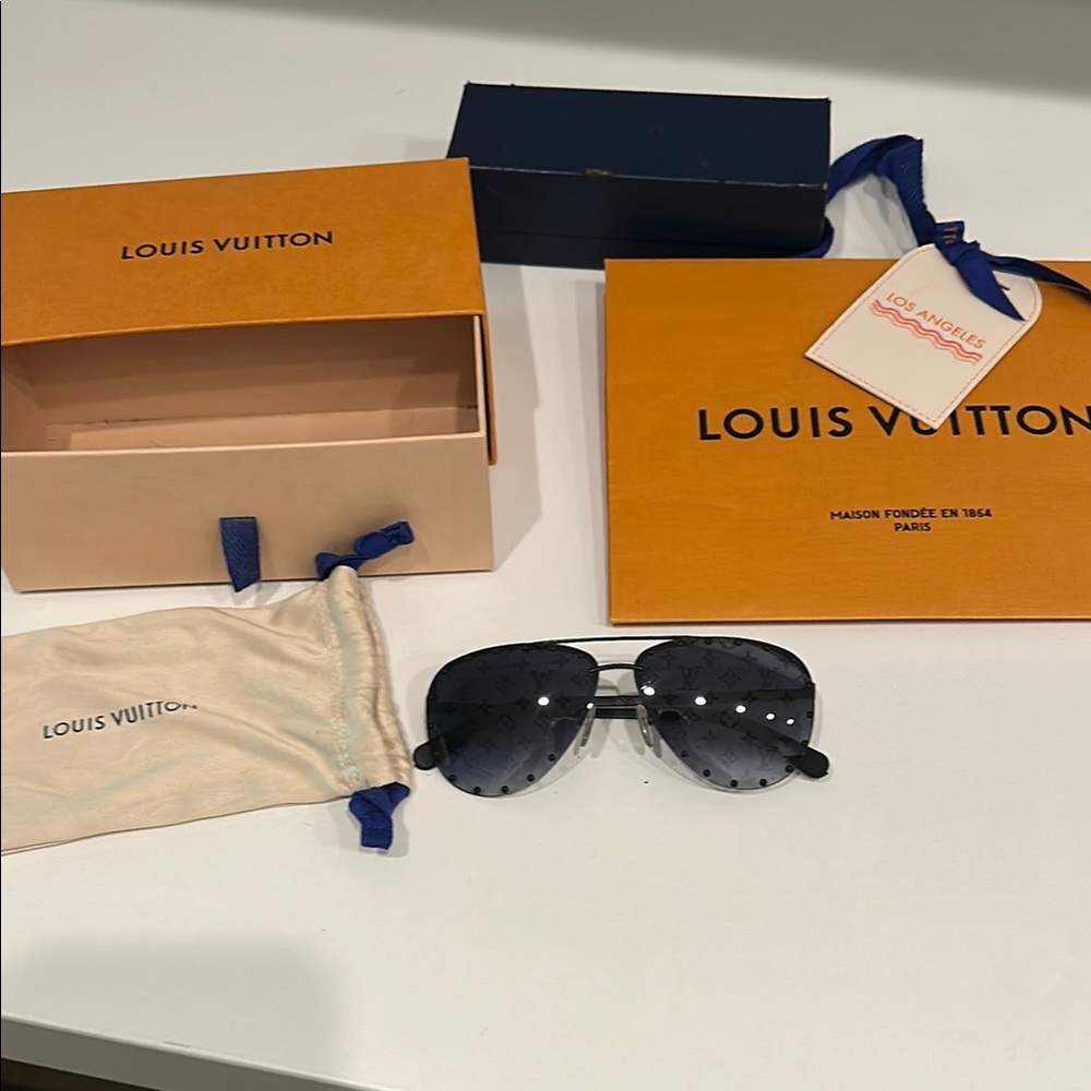 Louis Vuitton Black Aviator Sunglasses